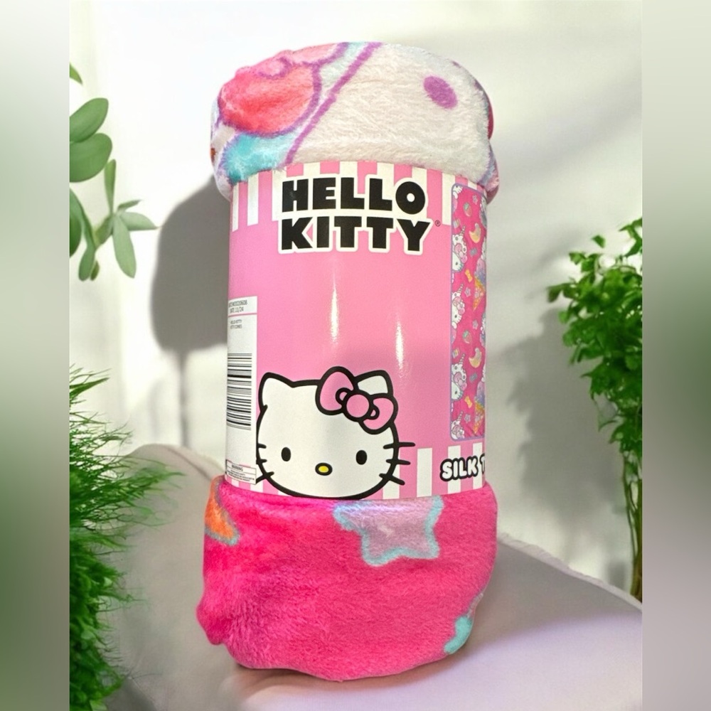SANRIO HELLO KITTY AND FRIENDS PLUSH BLANKET 40" x 50" SILK TOUCH THROW